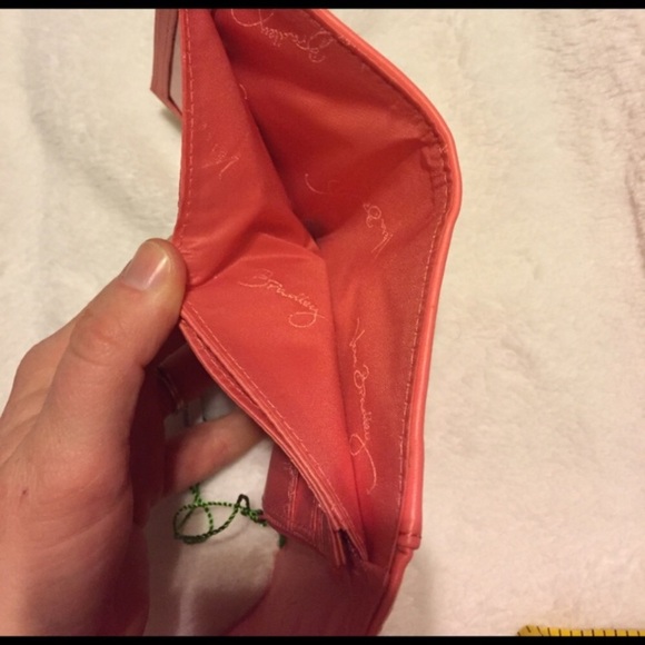 NWT Vera Bradley laser cut trifold wallet - Picture 4 of 6